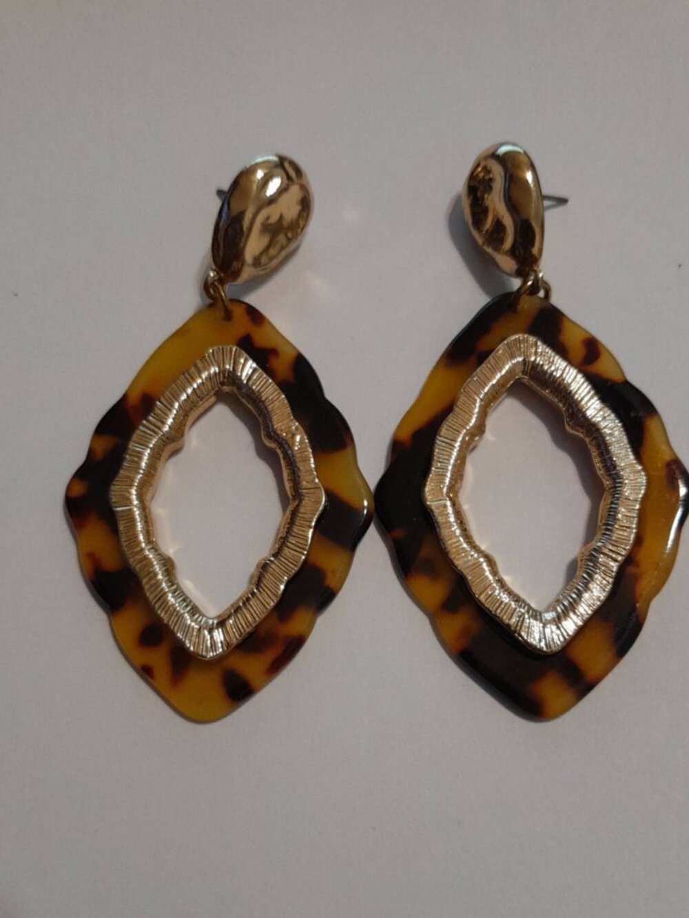 Tortoiseshell-Style & Gold-Tone Statement Drop Earrings – Pierced